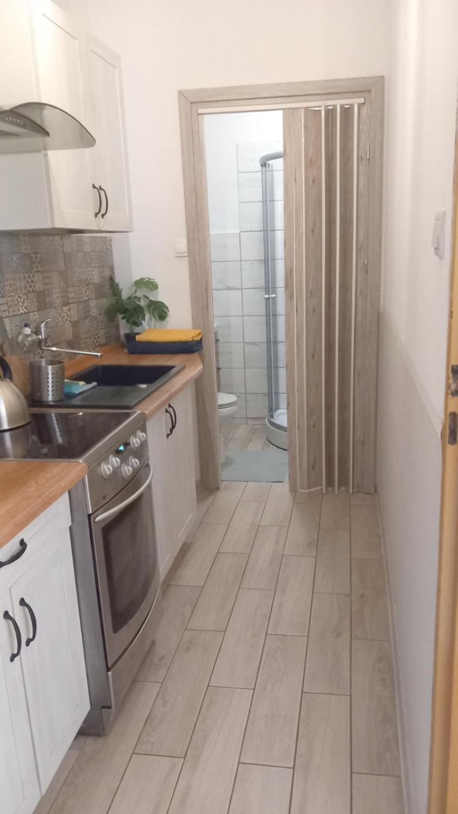 Night Host Trzebnicka 56 Free Parking Apartment