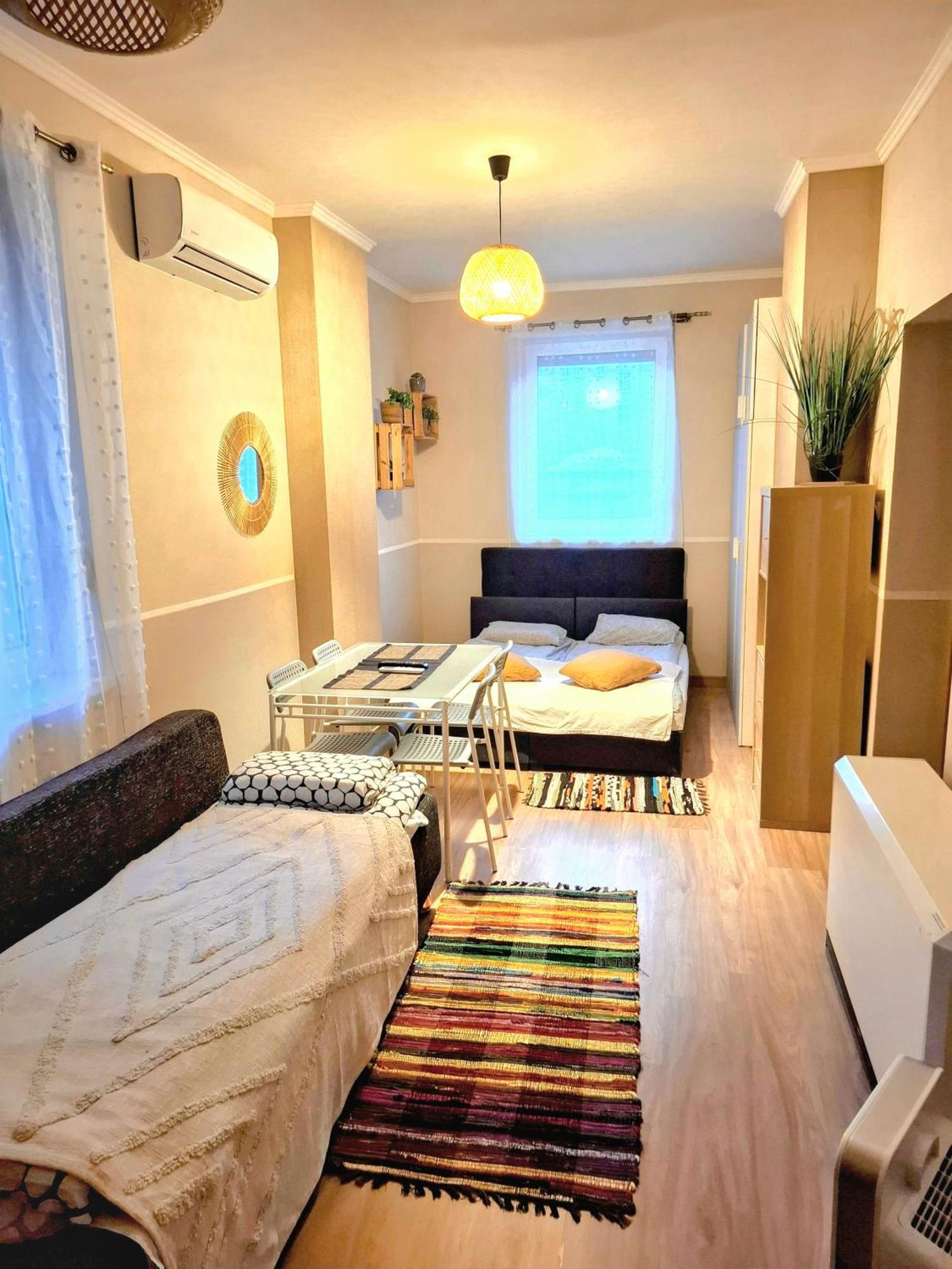 Night Host Trzebnicka 56 Free Parking *